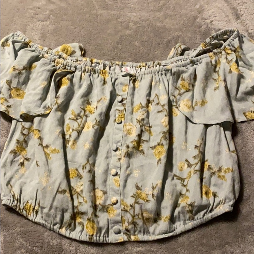 Two piece set - Picture 3 of 4